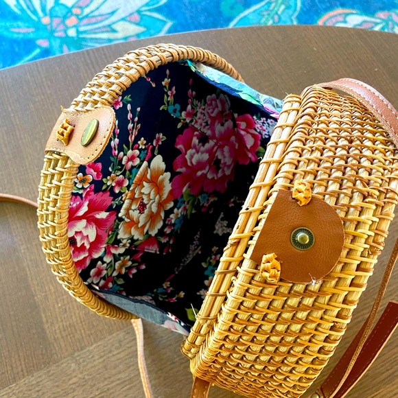 Round Wicker Rattan Shoulder Bag - Picture 4 of 5